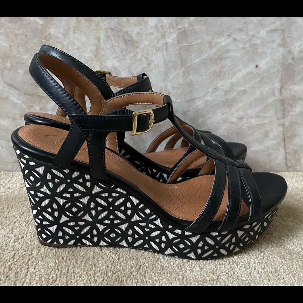 Clarks Black Leather Wedge Sandals Heels 8 Avery Amelia New